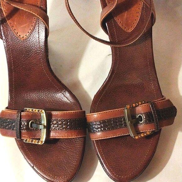 Hilary Radley Platforms - Picture 2 of 14